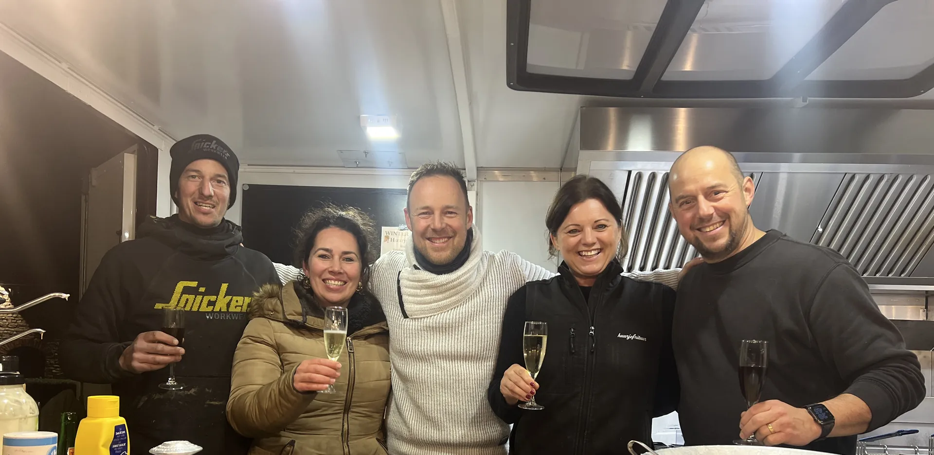 Kurt, Ann en hun vaste team in de foodtruck